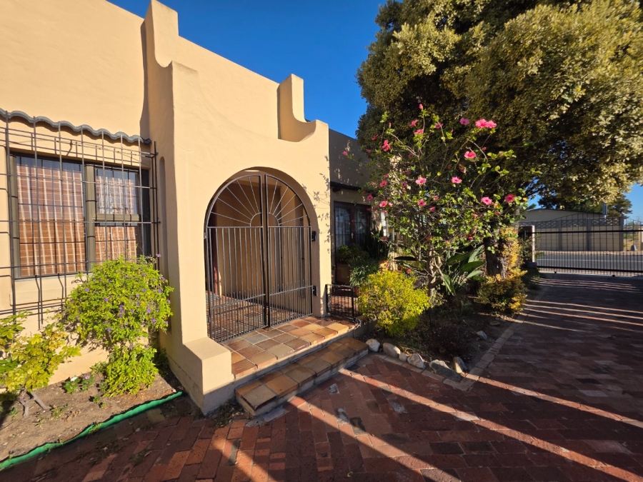 4 Bedroom Property for Sale in Firgrove Western Cape